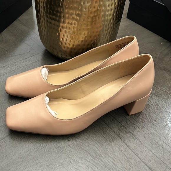 Naturalizer KARINA Block Heel Pumps (NARROW) - Picture 6 of 11